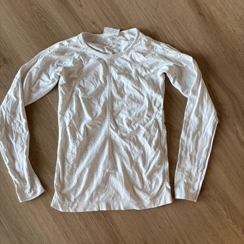 ** Athleta Foothill Long Sleeve Top in White  XS